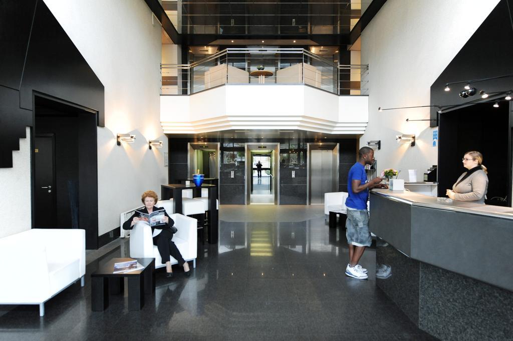 B-Aparthotel Moretus Antwerpen Exterior foto