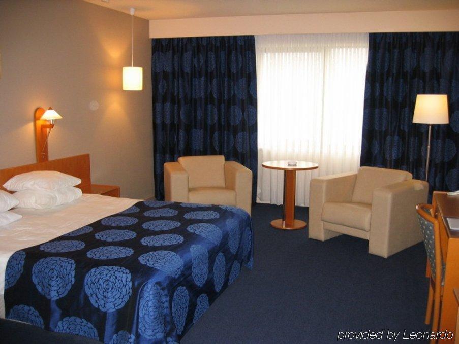 B-Aparthotel Moretus Antwerpen Zimmer foto